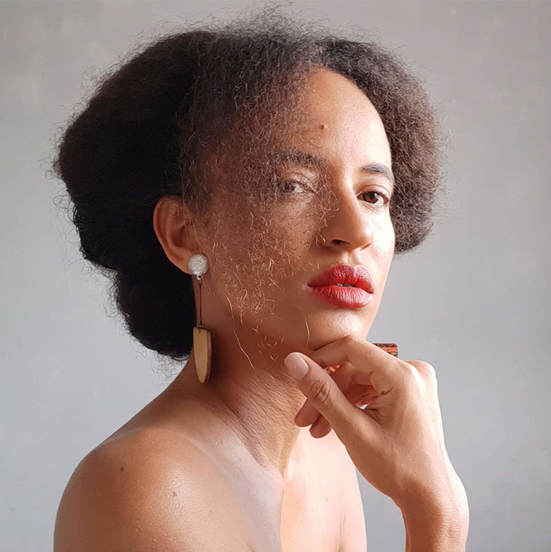 LAÍS MACHADO | Autorretrato