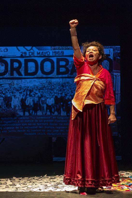 SOBREVIVENTE | Idealização: Nena Inoue | Dramaturgia e direção: Henrique Fontes | Foto: Maringas Maciel