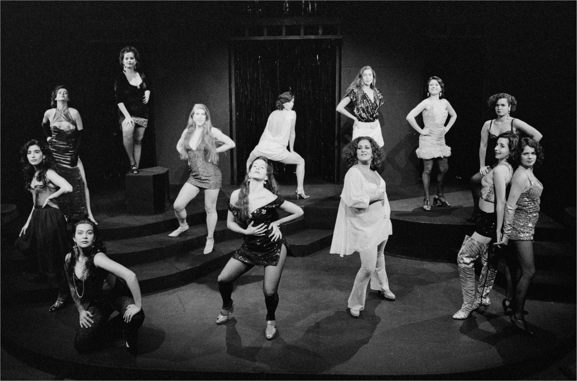 MULHERES DE HOLLANDA - Teatro de Pesquisa (MG) | Foto: Guto Muniz