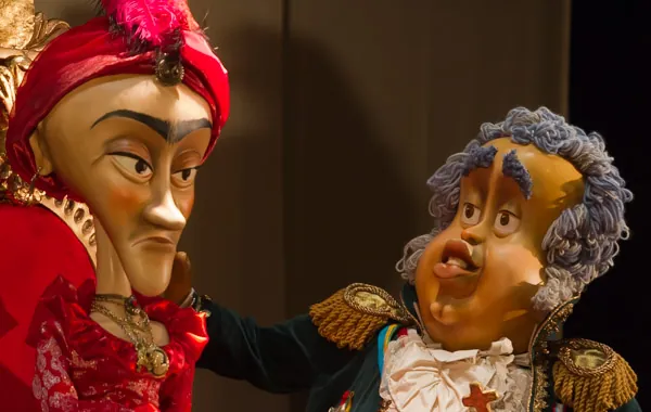 DOM JOÃO E A INVENÇÃO DO BRASIL - Catibrum Teatro de Bonecos (MG)